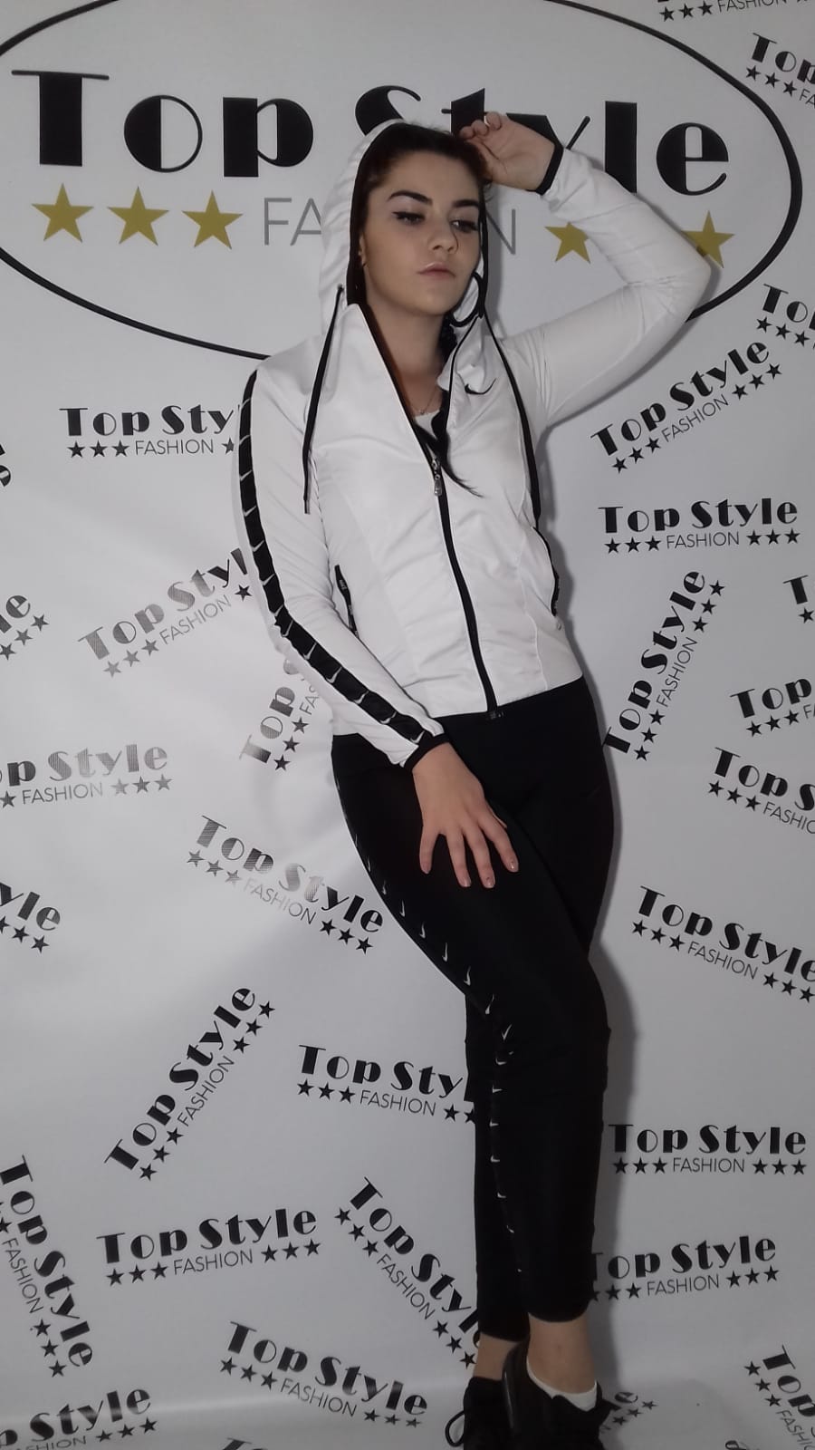 Elegantni Ženski Sportski Komplet – Trenerka – S Bijela/Crna – slika 7