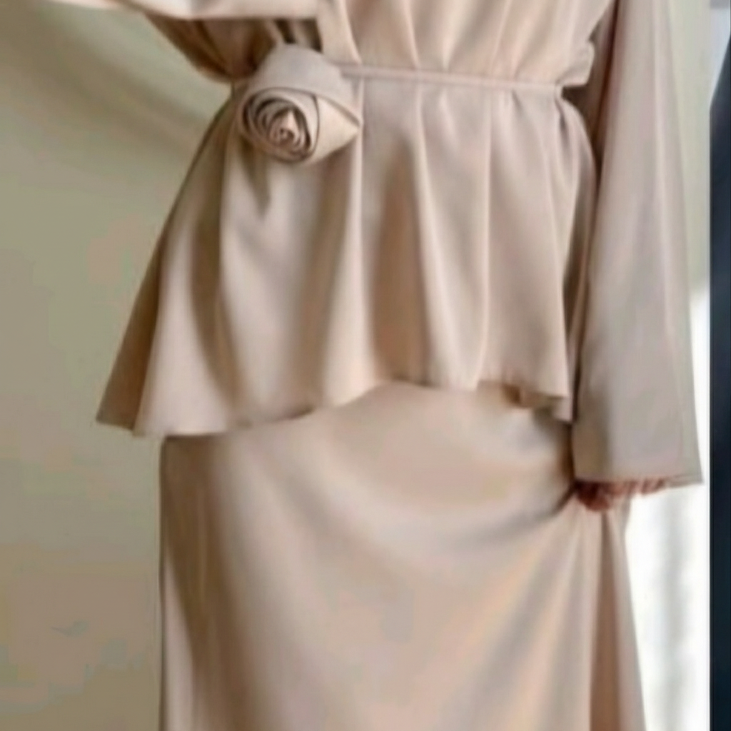 Elegantni Ženski Dvodijelni Set od Medinske Svile - Bež Slika 6