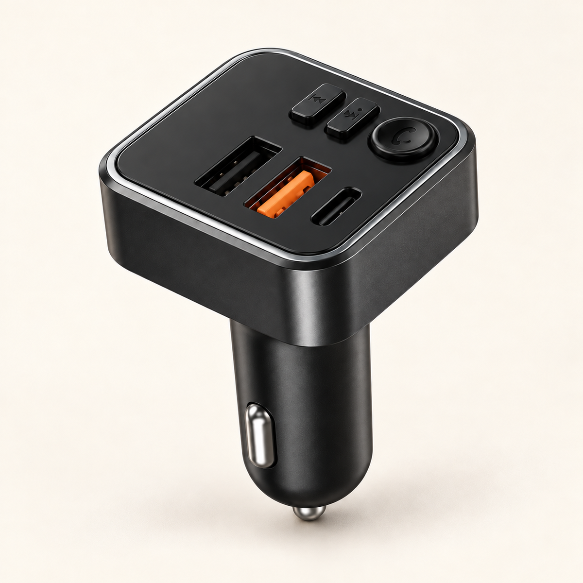 C40 auto FM modulator s USB-C i dva USB-A priključka – studijska fotografija