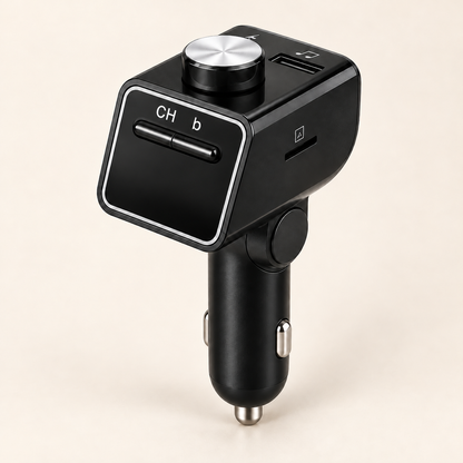 Q18S auto FM modulator s okretnom glavom – studijska fotografija