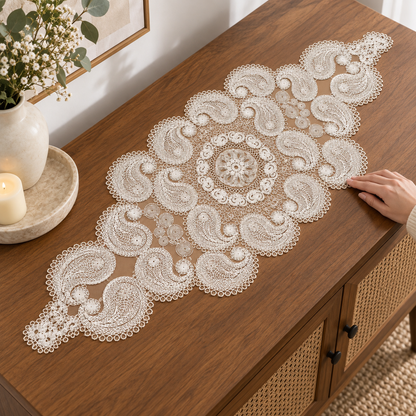 Čipkasti podmetač s paisley ukrasima 40 × 120 cm – ugc