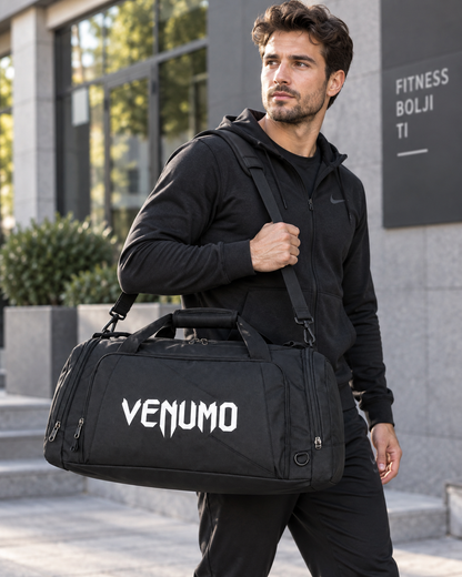 Crna sportska torba s velikim prednjim natpisom — AI lifestyle ilustracija s osobom