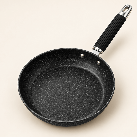 Crna tava s rebrastim rukohvatom – 24 i 26 cm – Tave s ravnim rebrastim rukohvatom – 24 cm – slika 1