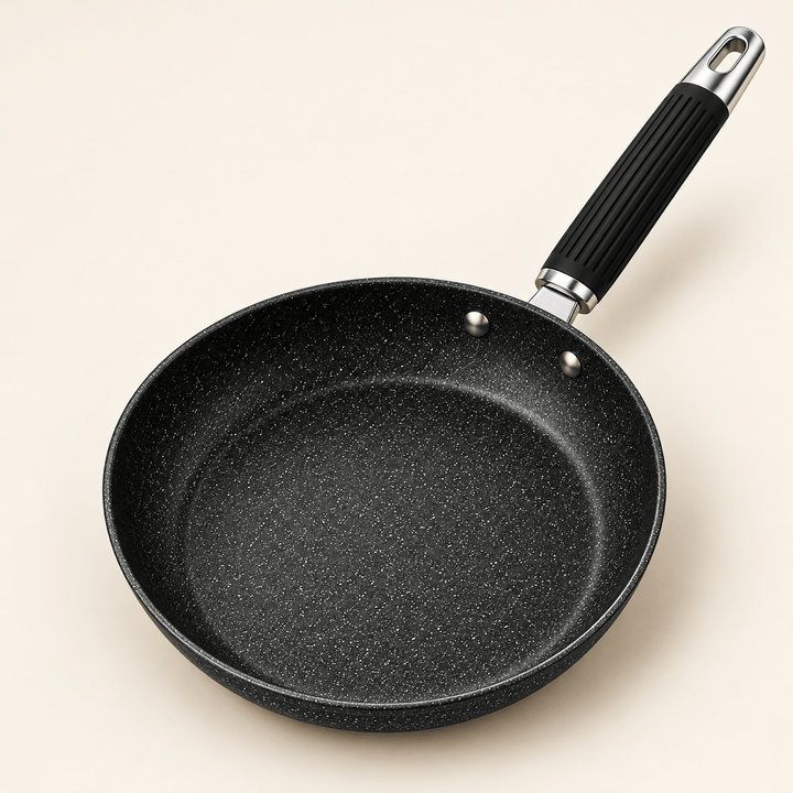 Crna tava s rebrastim rukohvatom – 24 i 26 cm