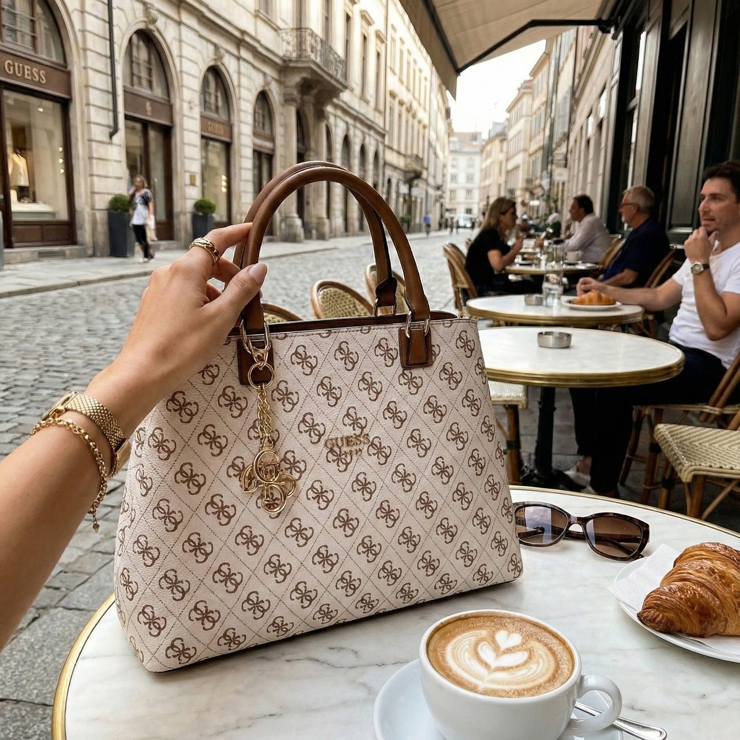 Elegantna i Moderna Ženska Torba - SAMO KLIKNI