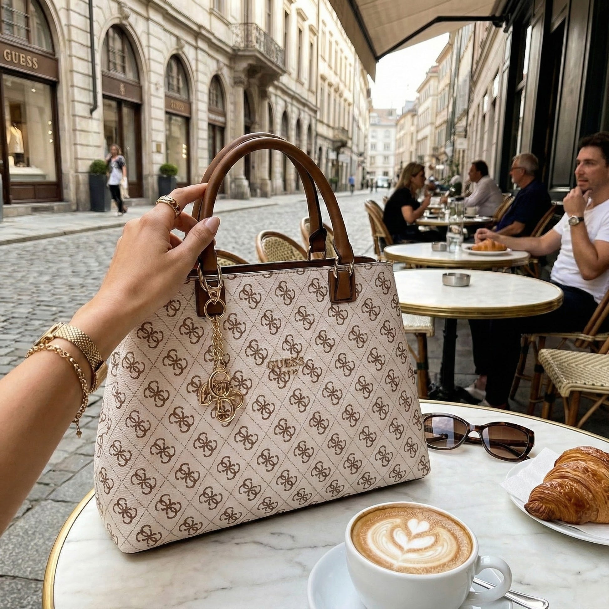 Elegantna i Moderna Ženska Torba - SAMO KLIKNI