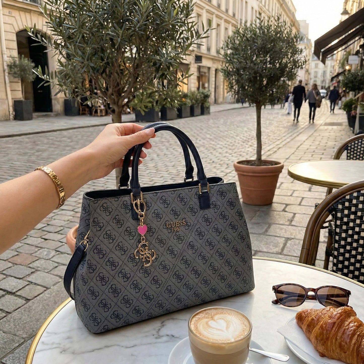 Elegantna i Moderna Ženska Torba - SAMO KLIKNI