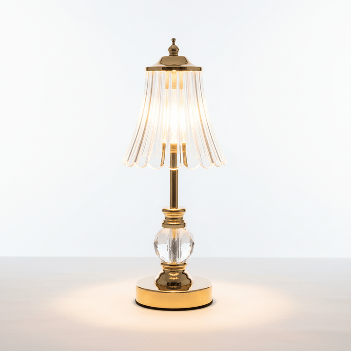 Elegantna Stolna Lampa s Kristalnim Detaljima