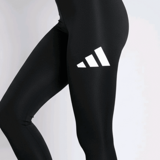 Elegantne Crne Sportske Helanke s Prepoznatljivim Logom – Sportske Helanke – S Crna – slika 2