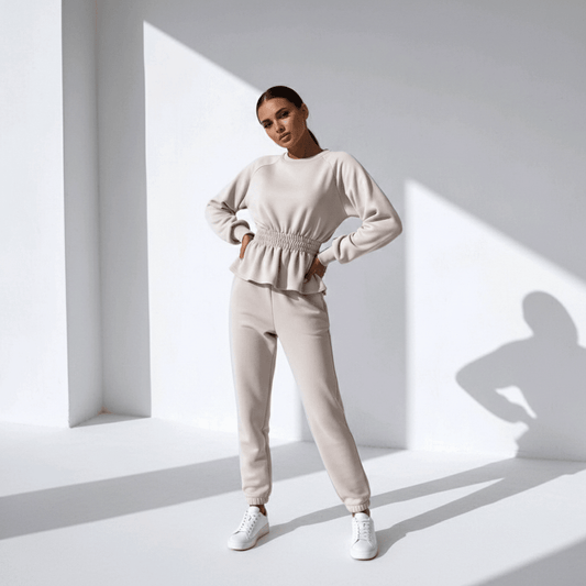 Elegantni Ženski Trenerka Komplet s Peplum Detaljem – Ženski kompleti – Univerzalna Bež – slika 1