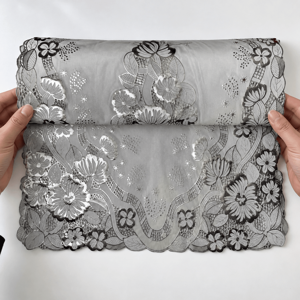 Pravougaoni srebrni nadstolnjaci 60 × 120 cm – set 12 – Pravougaoni srebrni nadstolnjaci u setu 12 – – slika 3
