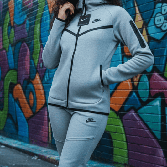 Tech Fleece Ženska Trenerka - Sivi Komplet – Ženska Odjeća – M Siva – slika 2