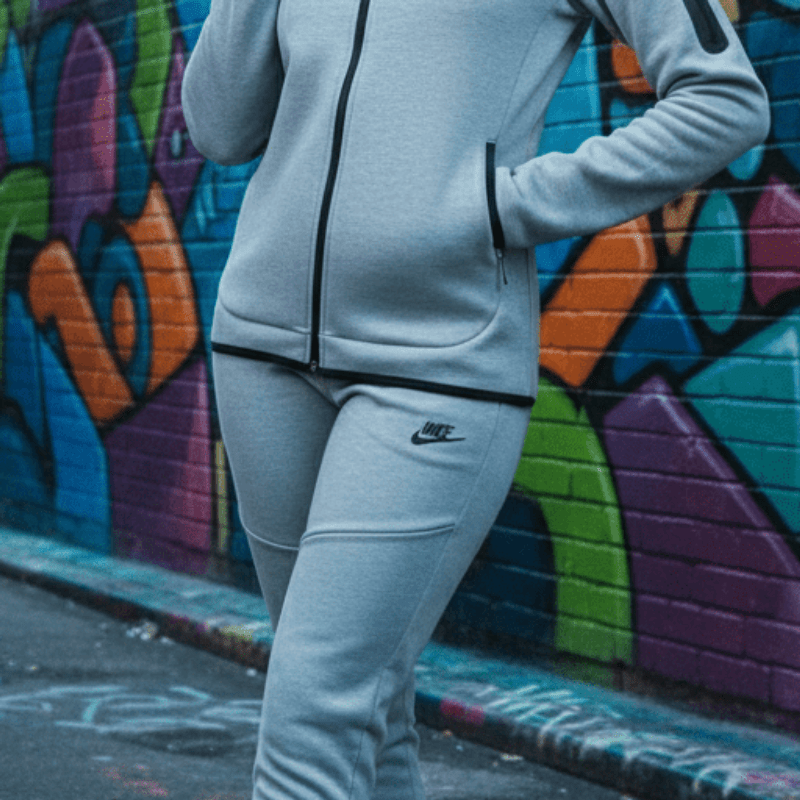 Tech Fleece Ženska Trenerka - Sivi Komplet – Ženska Odjeća – M Siva – slika 4